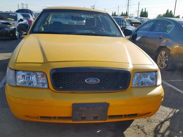 2FAHP71W66X141004 - 2006 FORD CROWN VICT YELLOW photo 10