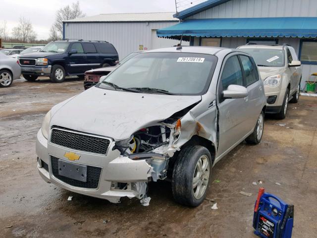 KL1TG66E49B657732 - 2009 CHEVROLET AVEO LT SILVER photo 2