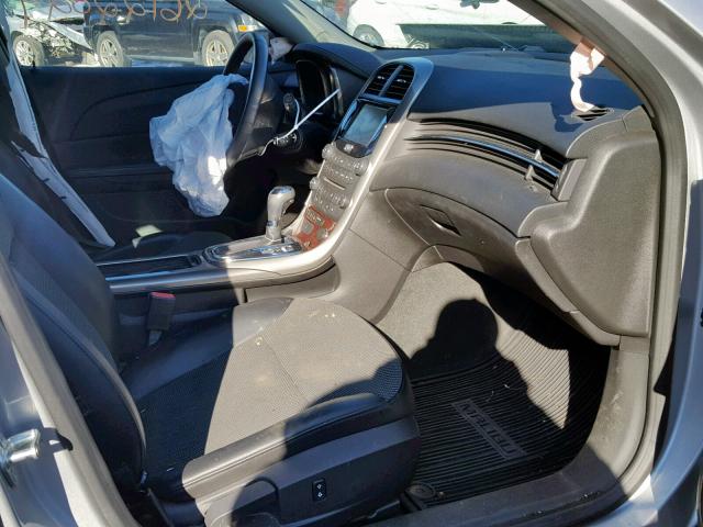 1G11C5SA2DF209413 - 2013 CHEVROLET MALIBU 1LT ვერცხლისფერი ფოტო 5