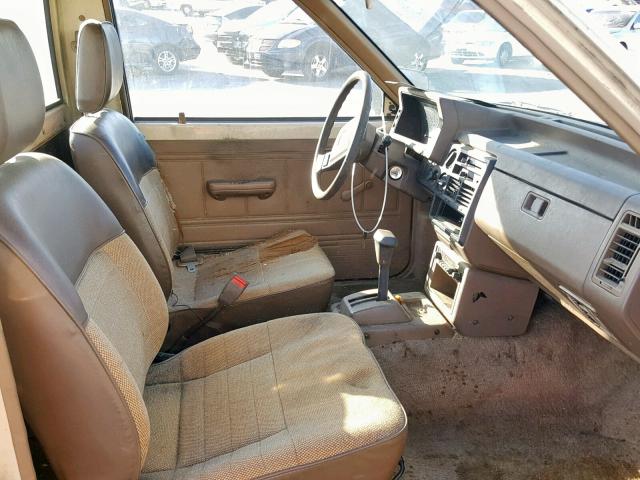 JM2UF2136J0387316 - 1988 MAZDA B2200 LONG BROWN photo 5