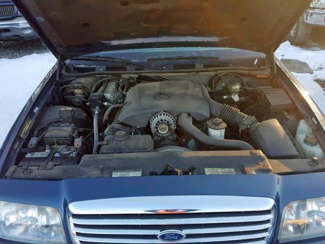 2FAFP74W5WX149792 - 1998 FORD CROWN VICT BLUE photo 7