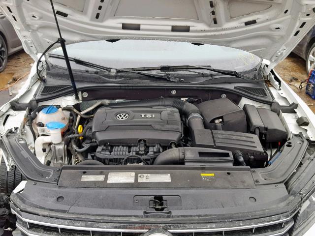 1VWDT7A38HC075353 - 2017 VOLKSWAGEN PASSAT R-L WHITE photo 7