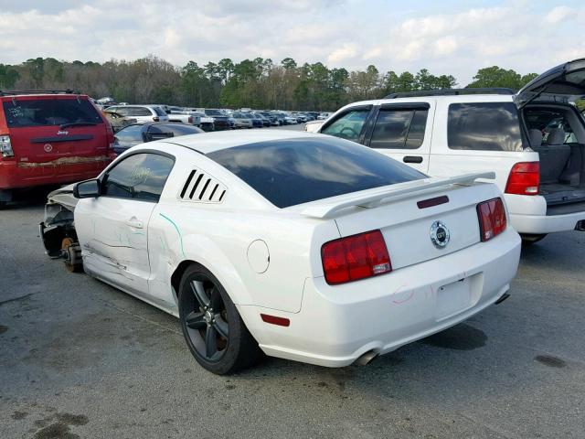 1ZVHT82H755226992 - 2005 FORD MUSTANG GT WHITE photo 3