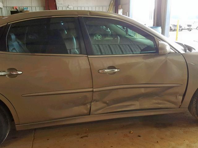 2G4WD582161182107 - 2006 BUICK LACROSSE C GOLD photo 9