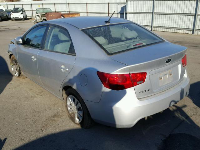 KNAFU4A22C5499586 - 2012 KIA FORTE EX SILVER photo 3