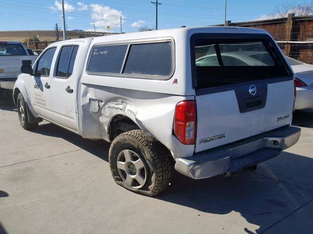 1N6AD09W98C421562 - 2008 NISSAN FRONTIER C WHITE photo 3