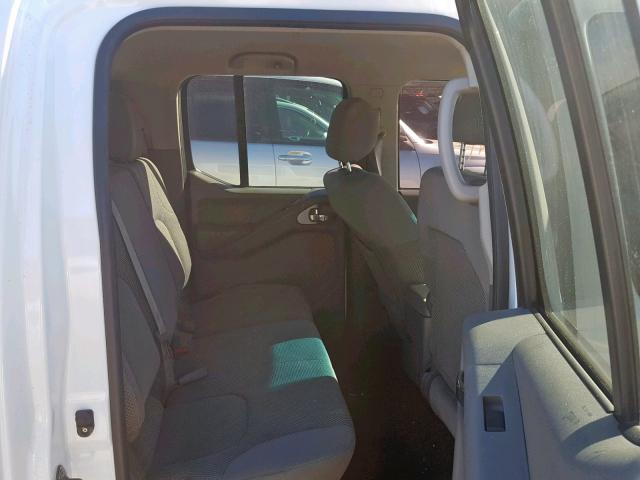 1N6AD09W98C421562 - 2008 NISSAN FRONTIER C WHITE photo 6