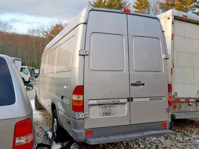 WD2PD744245695355 - 2004 SPRINTER 25004X2 SILVER photo 3