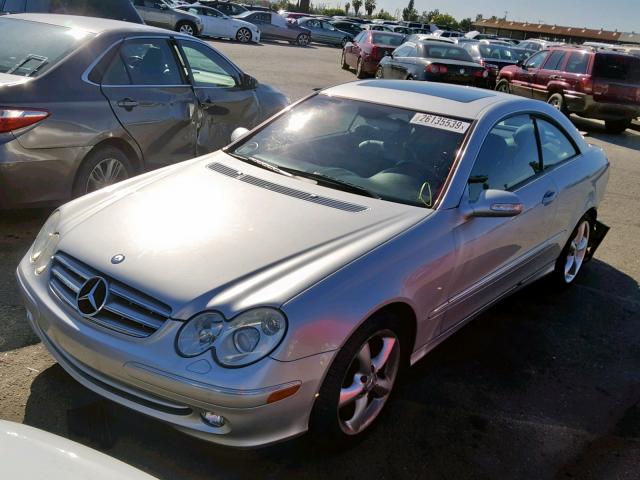 WDBTJ65J65F138353 - 2005 MERCEDES-BENZ CLK 320C SILVER photo 2