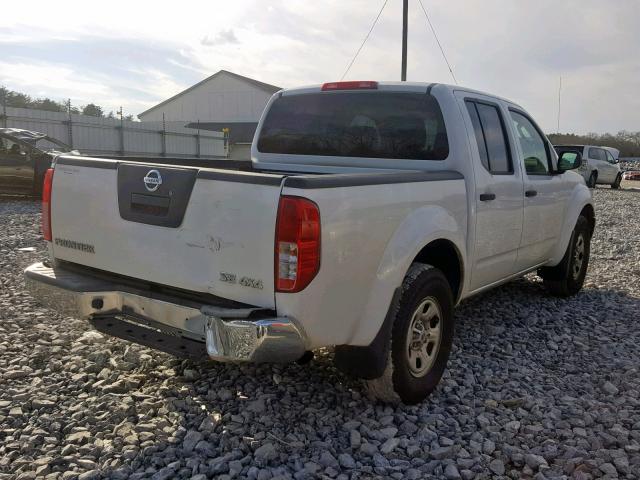 1N6AD07W98C423220 - 2008 NISSAN FRONTIER C WHITE photo 4