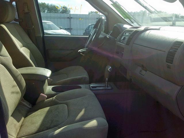 1N6AD07W98C423220 - 2008 NISSAN FRONTIER C WHITE photo 5