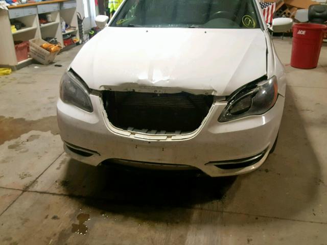 1C3CCBAB7EN213672 - 2014 CHRYSLER 200 LX WHITE photo 9