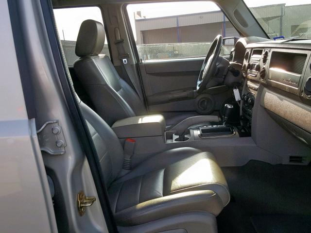 1J8HH48P67C512688 - 2007 JEEP COMMANDER SILVER photo 5