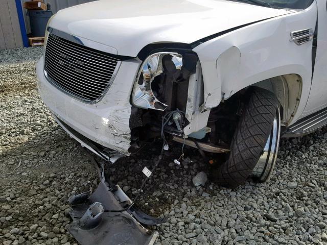 1GKFK13027R220580 - 2007 GMC YUKON WHITE photo 9