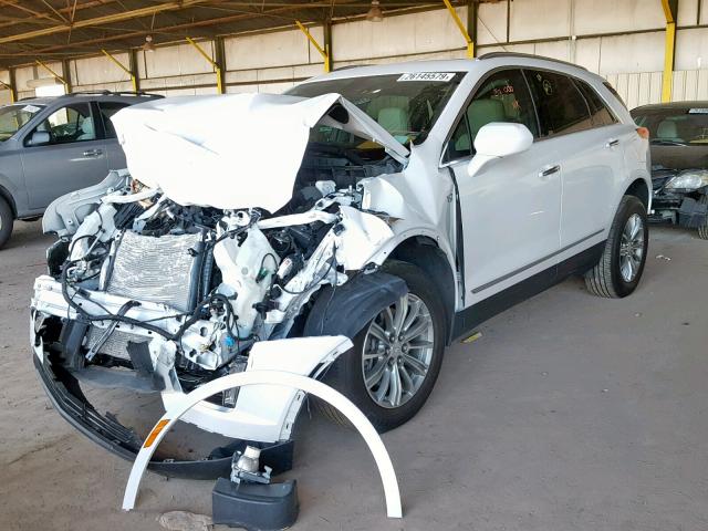 1GYKNBRS9HZ265558 - 2017 CADILLAC XT5 LUXURY WHITE photo 2