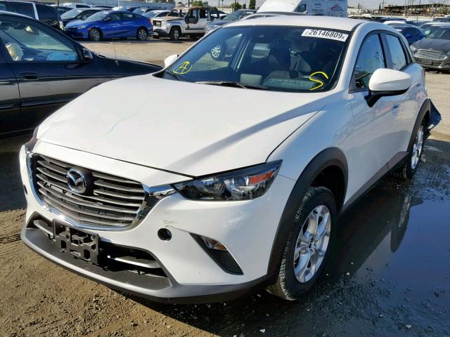 JM1DKDB72J0329099 - 2018 MAZDA CX-3 SPORT WHITE photo 2