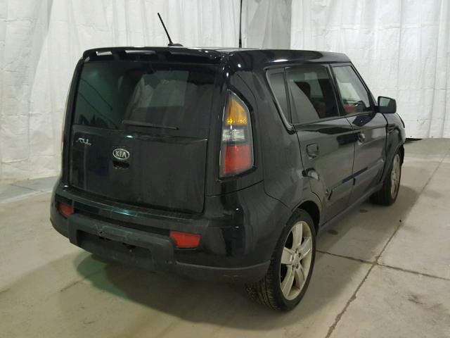 KNDJT2A24A7050612 - 2010 KIA SOUL BLACK photo 4