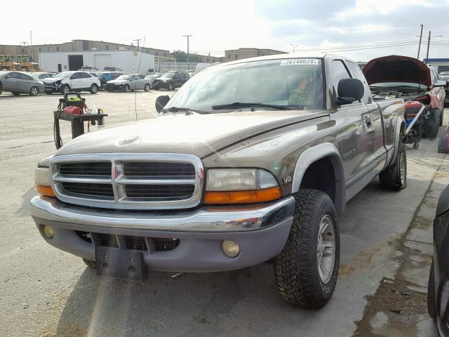 1B7GG22N0YS710806 - 2000 DODGE DAKOTA BROWN photo 2