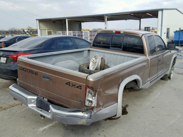 1B7GG22N0YS710806 - 2000 DODGE DAKOTA BROWN photo 4