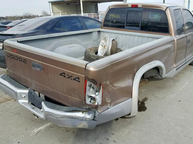 1B7GG22N0YS710806 - 2000 DODGE DAKOTA BROWN photo 9