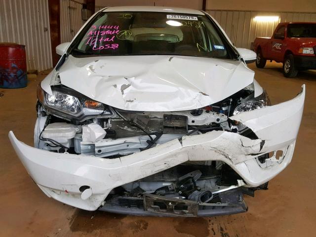 JHMGK5H50GS002429 - 2016 HONDA FIT LX WHITE photo 9