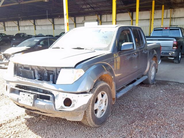 1N6AD07W15C423370 - 2005 NISSAN FRONTIER C GRAY photo 2