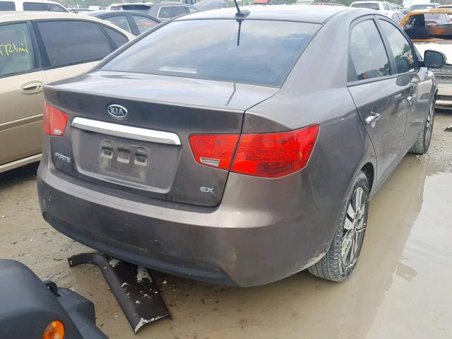 KNAFU4A22D5687638 - 2013 KIA FORTE EX BROWN photo 4