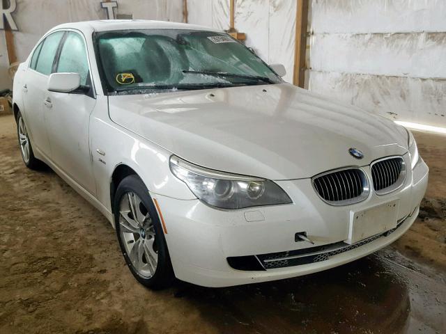 WBANV13509C152910 - 2009 BMW 528 XI WHITE photo 1