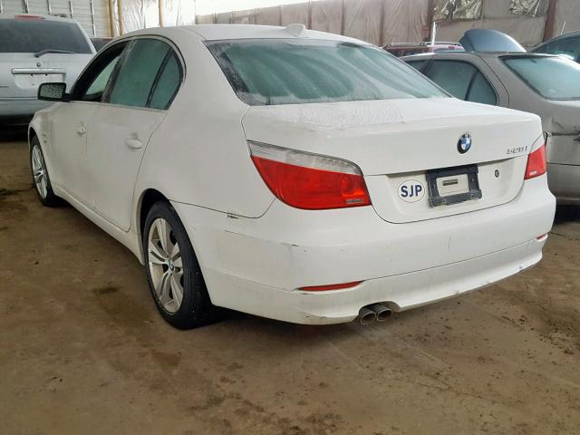 WBANV13509C152910 - 2009 BMW 528 XI WHITE photo 3