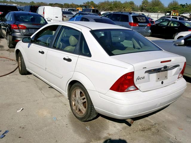 1FAHP3832YW368094 - 2000 FORD FOCUS ZTS WHITE photo 3