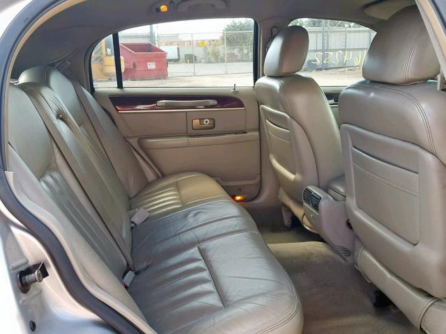 1LNHM81W74Y604639 - 2004 LINCOLN TOWN CAR E SILVER photo 6