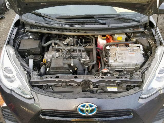 JTDKDTB31G1129651 - 2016 TOYOTA PRIUS C CHARCOAL photo 7