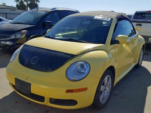 3VWRG31Y17M421268 - 2007 VOLKSWAGEN NEW BEETLE Gelb Foto 2