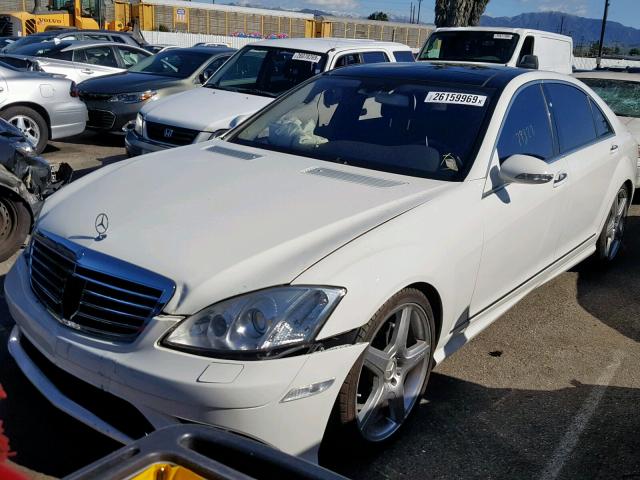 WDDNG71X88A193502 - 2008 MERCEDES-BENZ S 550 WHITE photo 2