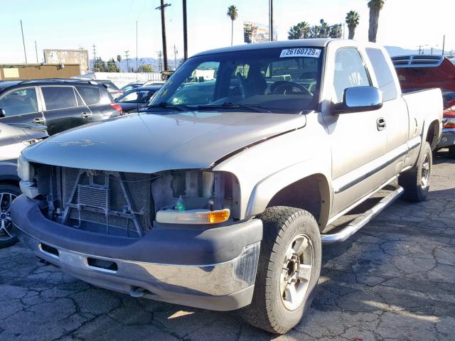 1GTHC29U22E302889 - 2002 GMC SIERRA C25 TAN photo 2