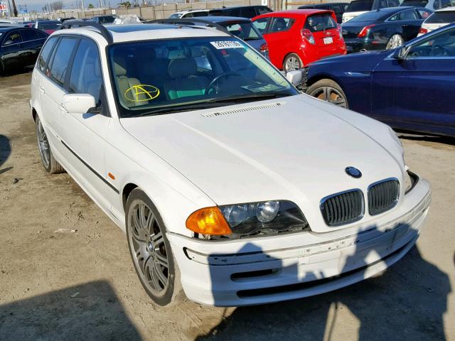 WBAAW33401ET41595 - 2001 BMW 325 IT WHITE photo 1