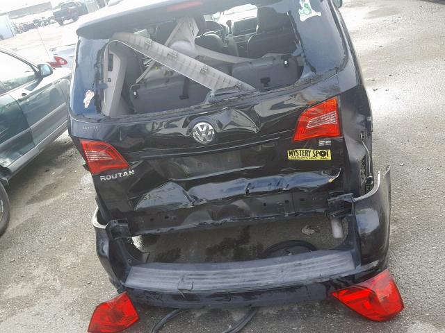 2V4RW3DG5BR695377 - 2011 VOLKSWAGEN ROUTAN SE BLACK photo 9