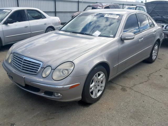 WDBUF65J63A342683 - 2003 MERCEDES-BENZ E 320 SILVER photo 2