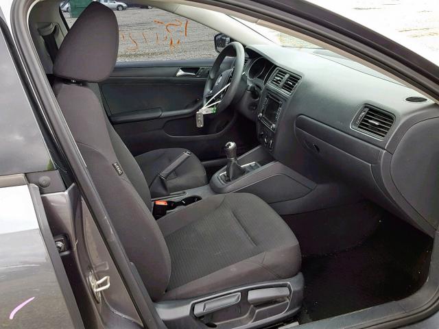 3VW1K7AJ0FM304818 - 2015 VOLKSWAGEN JETTA BASE CHARCOAL photo 5