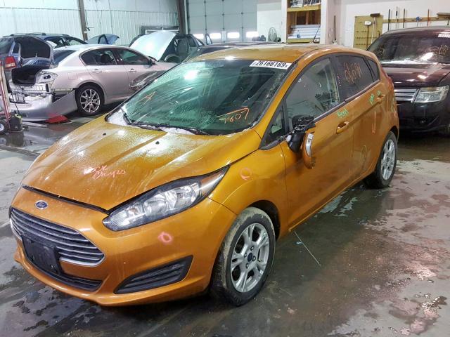 3FADP4EJ8GM167807 - 2016 FORD FIESTA SE ORANGE photo 2