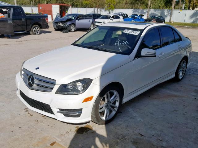 WDDGF4HB8DG100960 - 2013 MERCEDES-BENZ C 250 WHITE photo 2