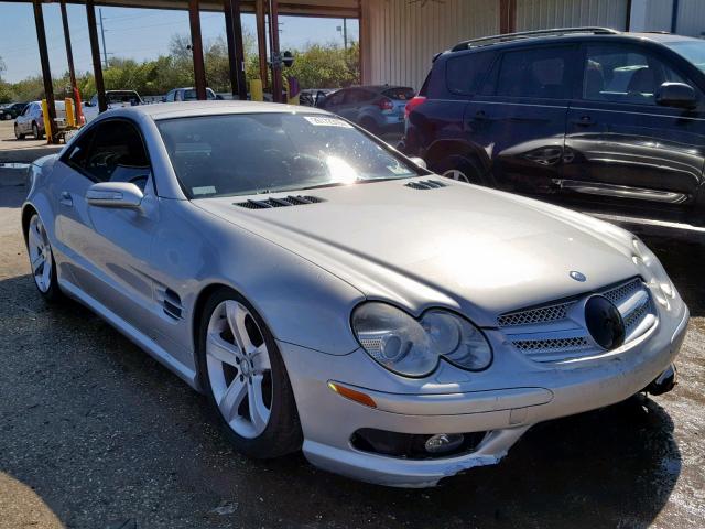 WDBSK75F45F091026 - 2005 MERCEDES-BENZ SL 500 SILVER photo 1