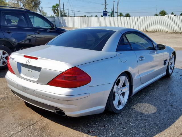 WDBSK75F45F091026 - 2005 MERCEDES-BENZ SL 500 SILVER photo 4