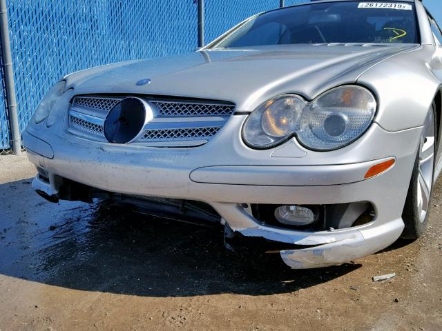 WDBSK75F45F091026 - 2005 MERCEDES-BENZ SL 500 SILVER photo 9