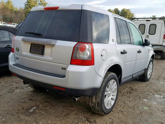 SALFP24NX8H024352 - 2008 LAND ROVER LR2 SE SILVER photo 4