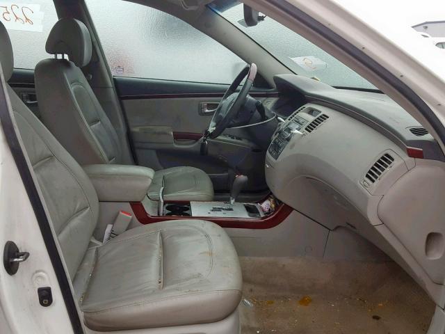 KMHFC46FX7A181516 - 2007 HYUNDAI AZERA SE WHITE photo 5