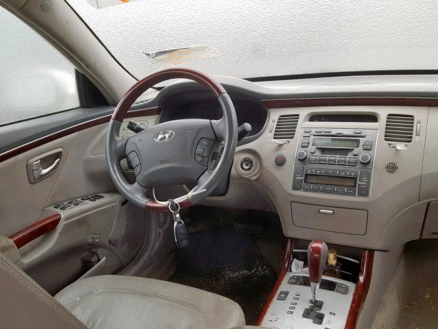 KMHFC46FX7A181516 - 2007 HYUNDAI AZERA SE WHITE photo 9