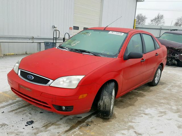 1FAFP34N16W107065 - 2006 FORD FOCUS ZX4 RED photo 2