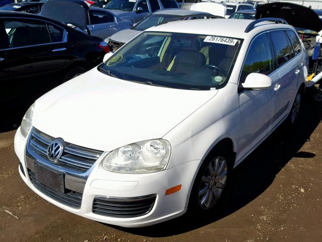 3VWPL71K99M324733 - 2009 VOLKSWAGEN JETTA TDI WHITE photo 2