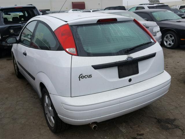 3FAFP31331R166746 - 2001 FORD FOCUS ZX3 WHITE photo 3